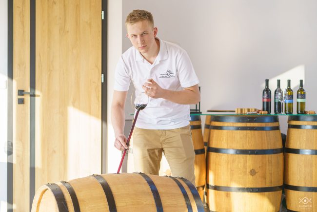 LUDZIE_220222_101517